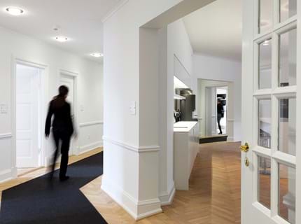 bruun og hjejle løber gang hjørne, Fraster filt tæppe